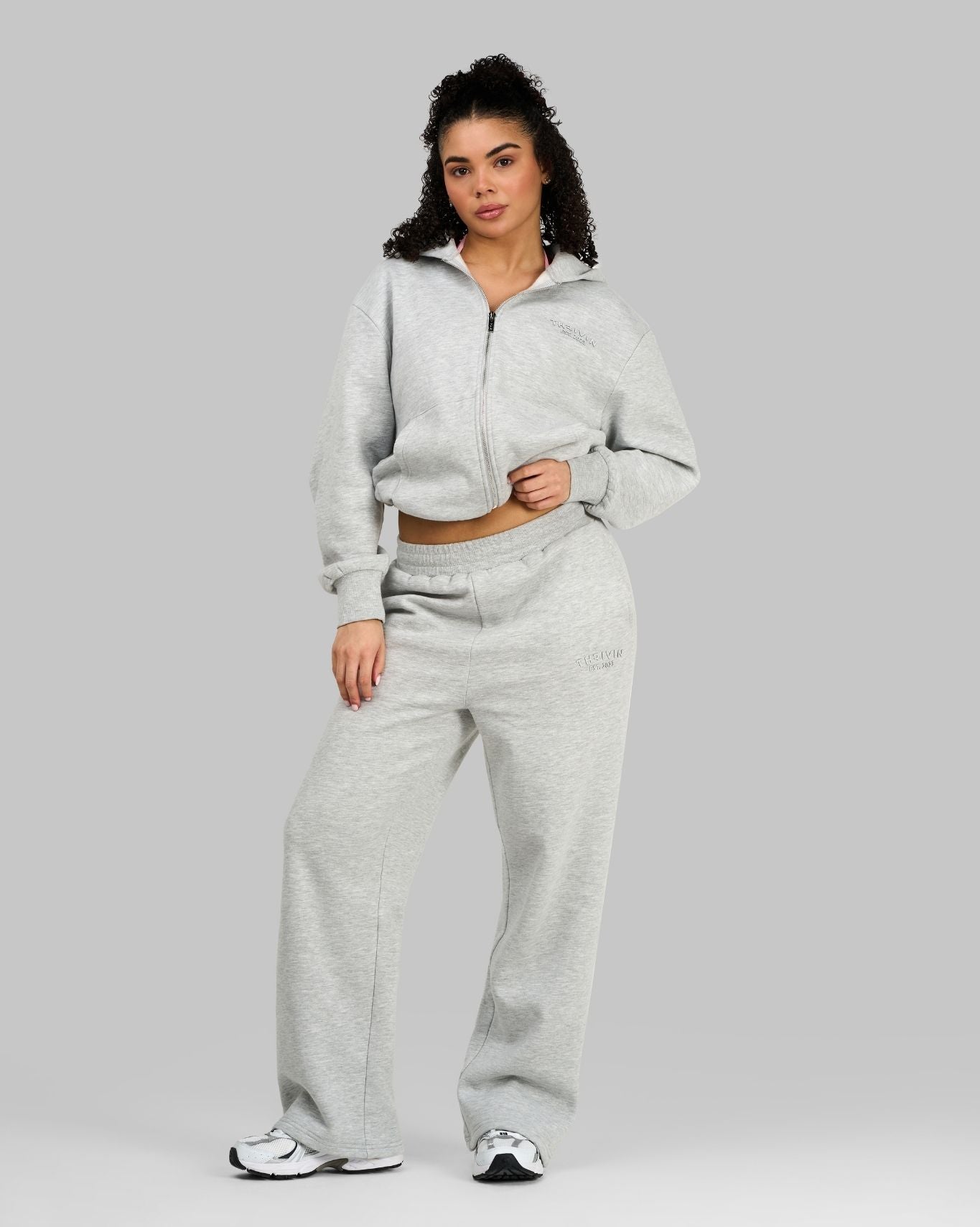 Alex is 165cm and wears a size XS.