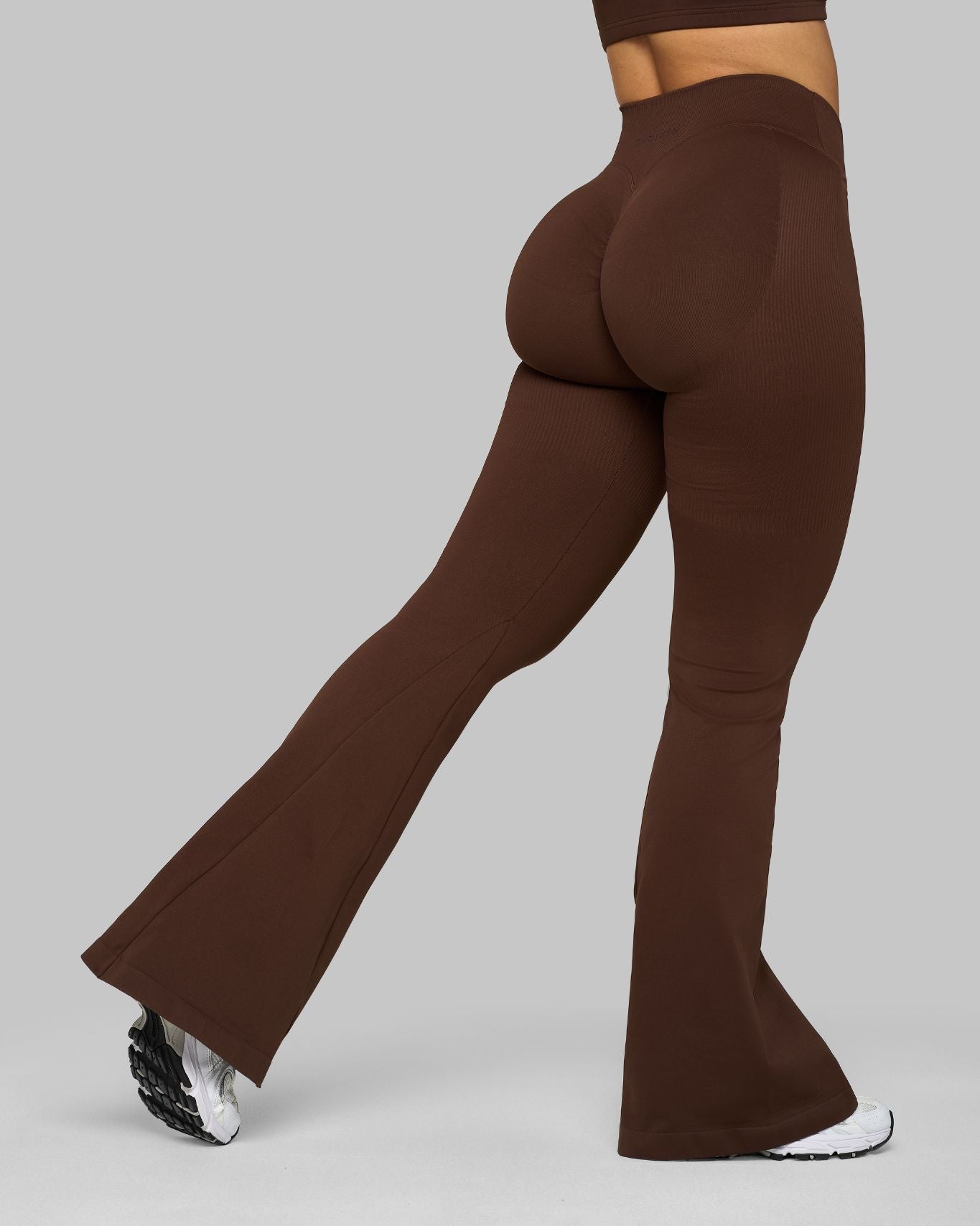 Elevate V-Waist Flared Legging | Bourbon Brown