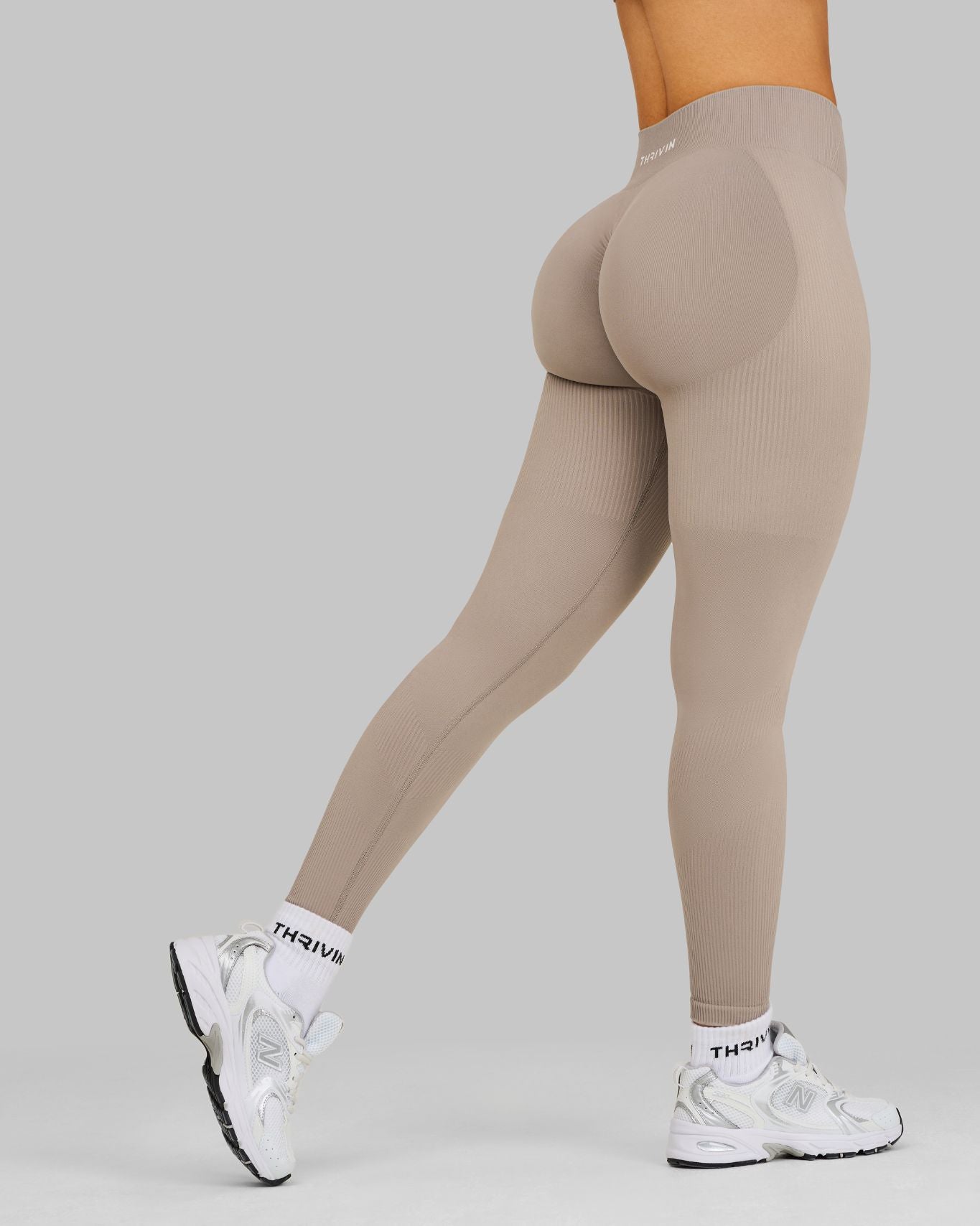 Elevate Ribbed Mid-Waisted Contour Leggings | Latte