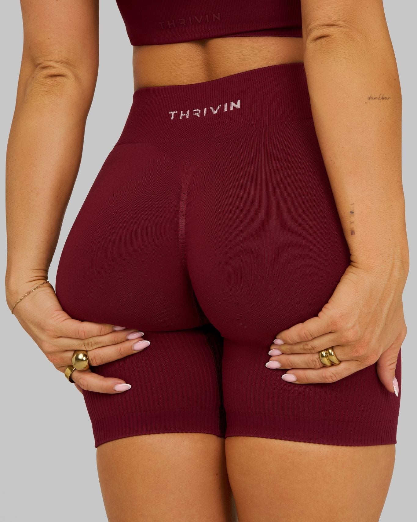 Elevate™ Sculpting Mid Waist Scrunch Shorts | Fine Wine