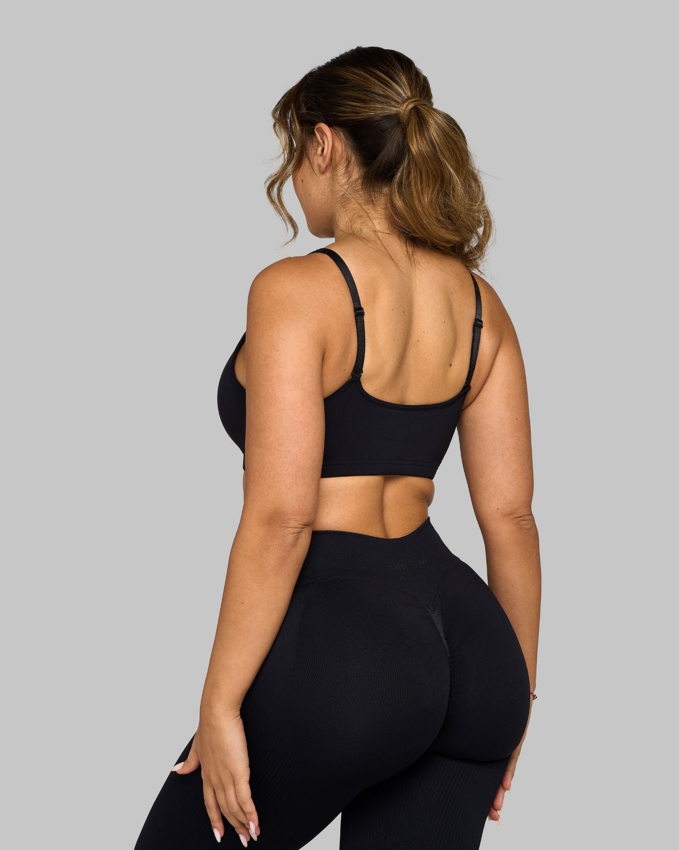 Elevate Medium Impact Bra | Pure Black