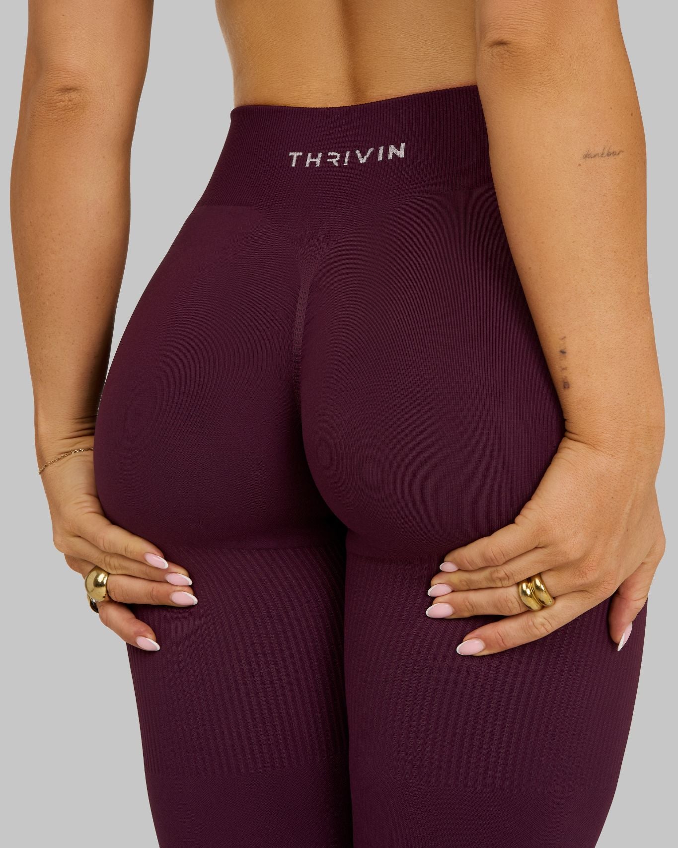 Elevate™ Ribbed Mid-Waisted Contour Leggings | Winter Plum