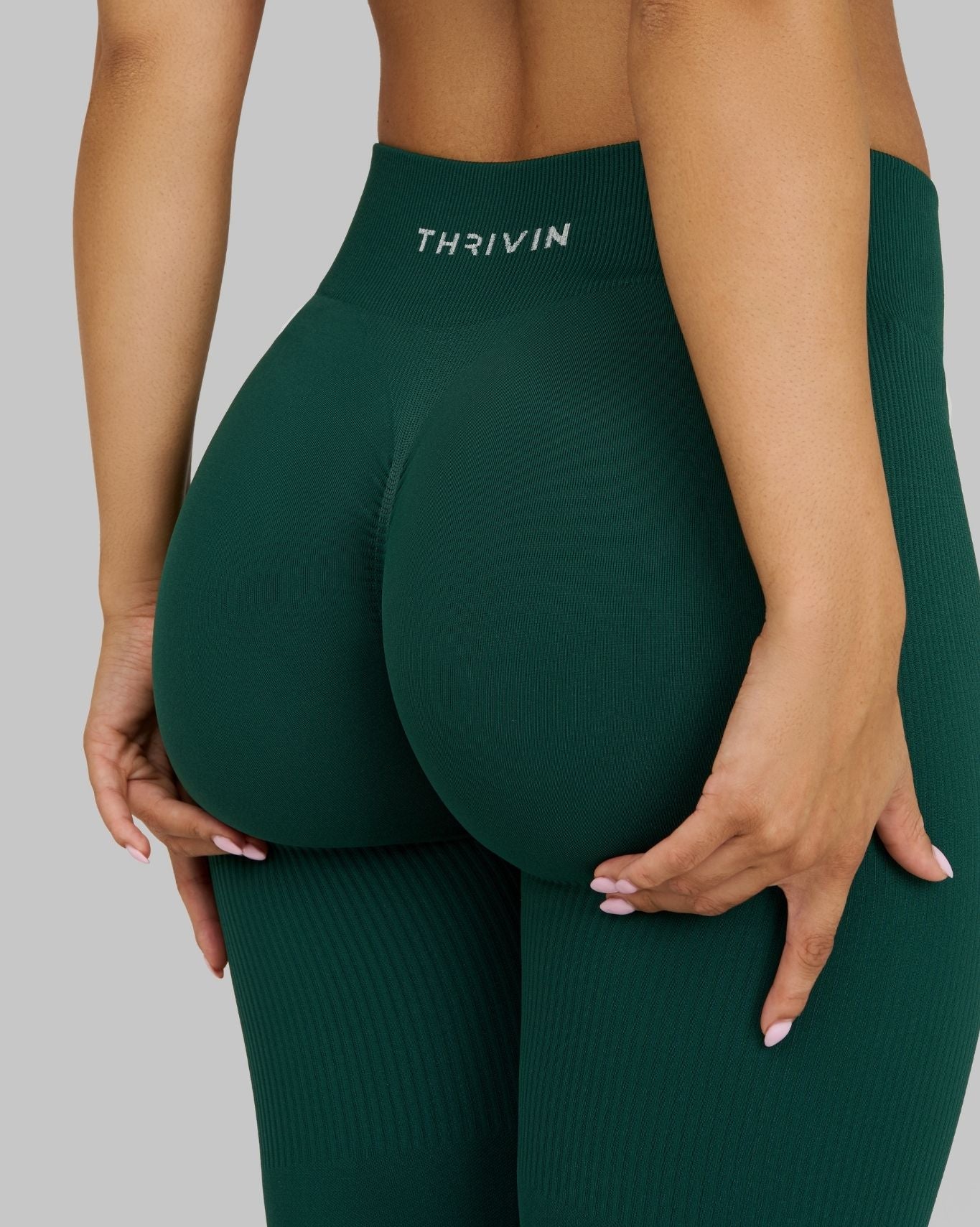 Elevate™ Ribbed Mid-Waisted Contour Leggings | Pine Green