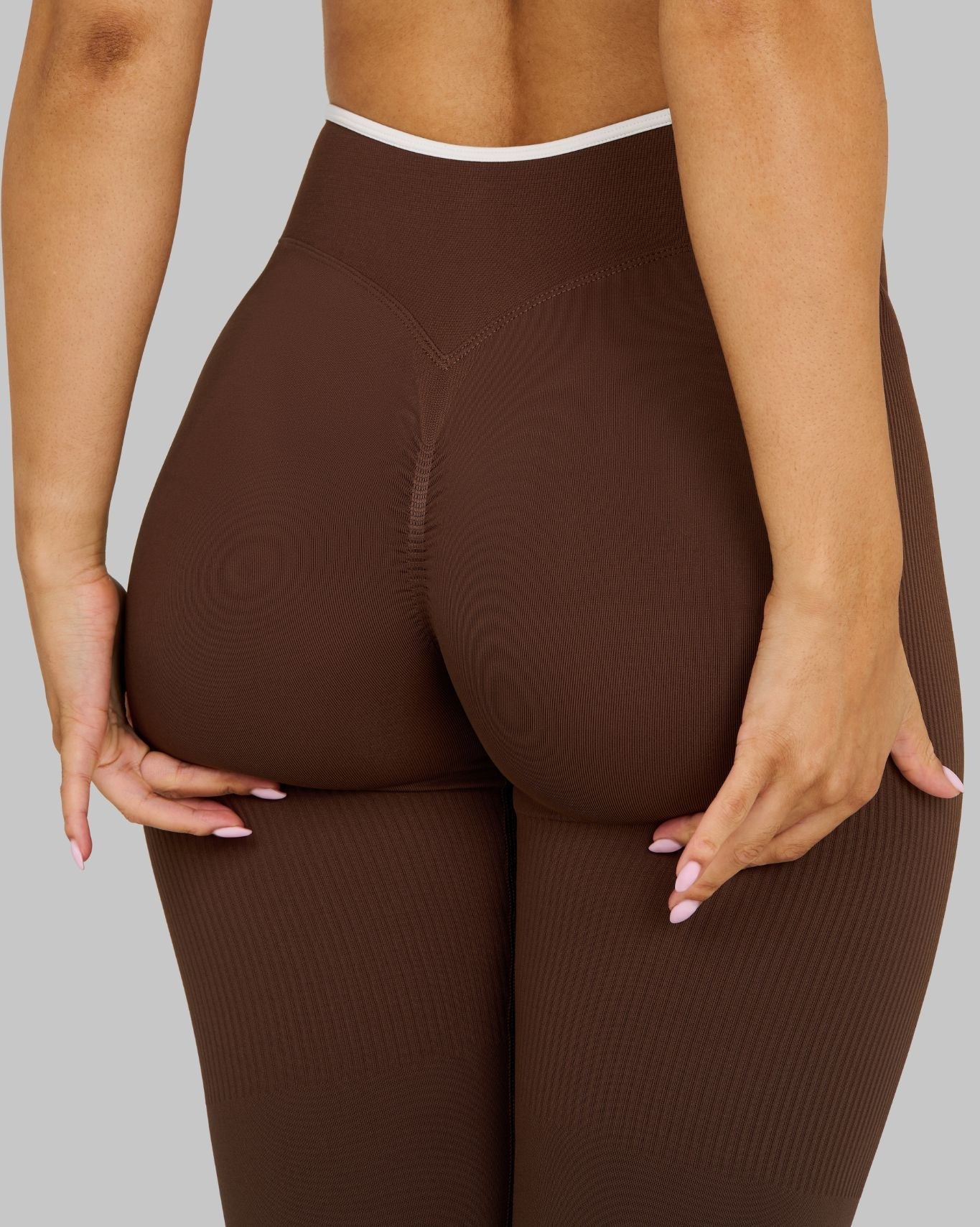 Outline V-Waist Leggings | Bourbon Brown