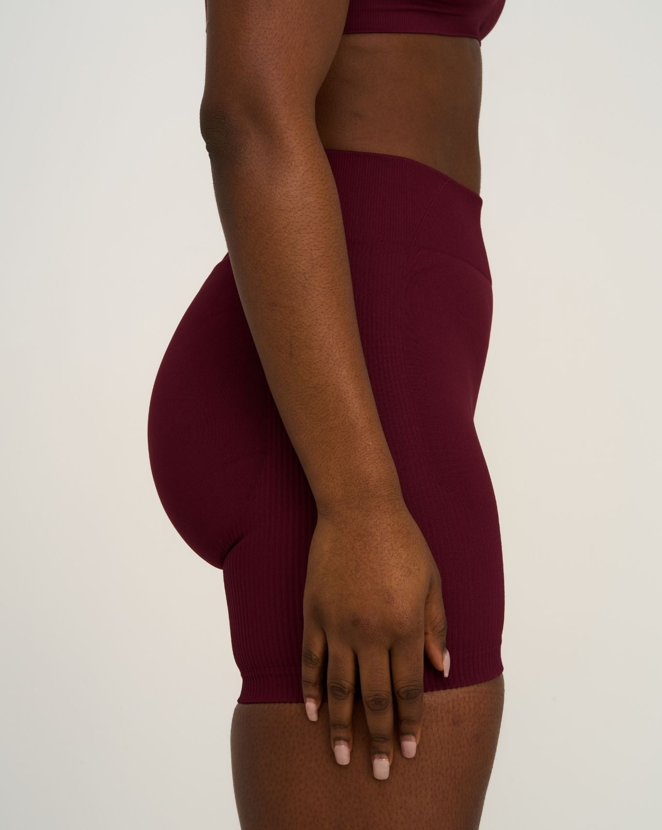 Elevate™ Sculpting Mid Waist Scrunch Shorts | Merlot