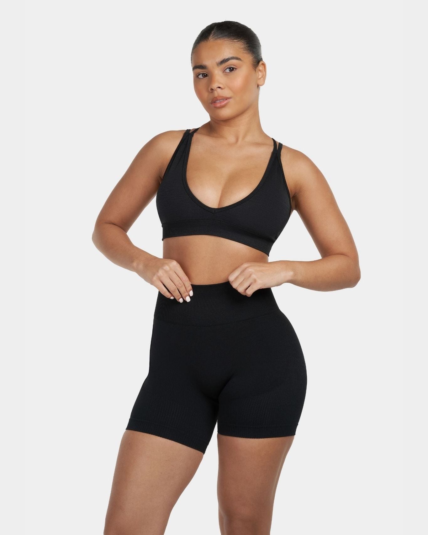 V-Neck Sculpt Seamless Bra | Pure Black