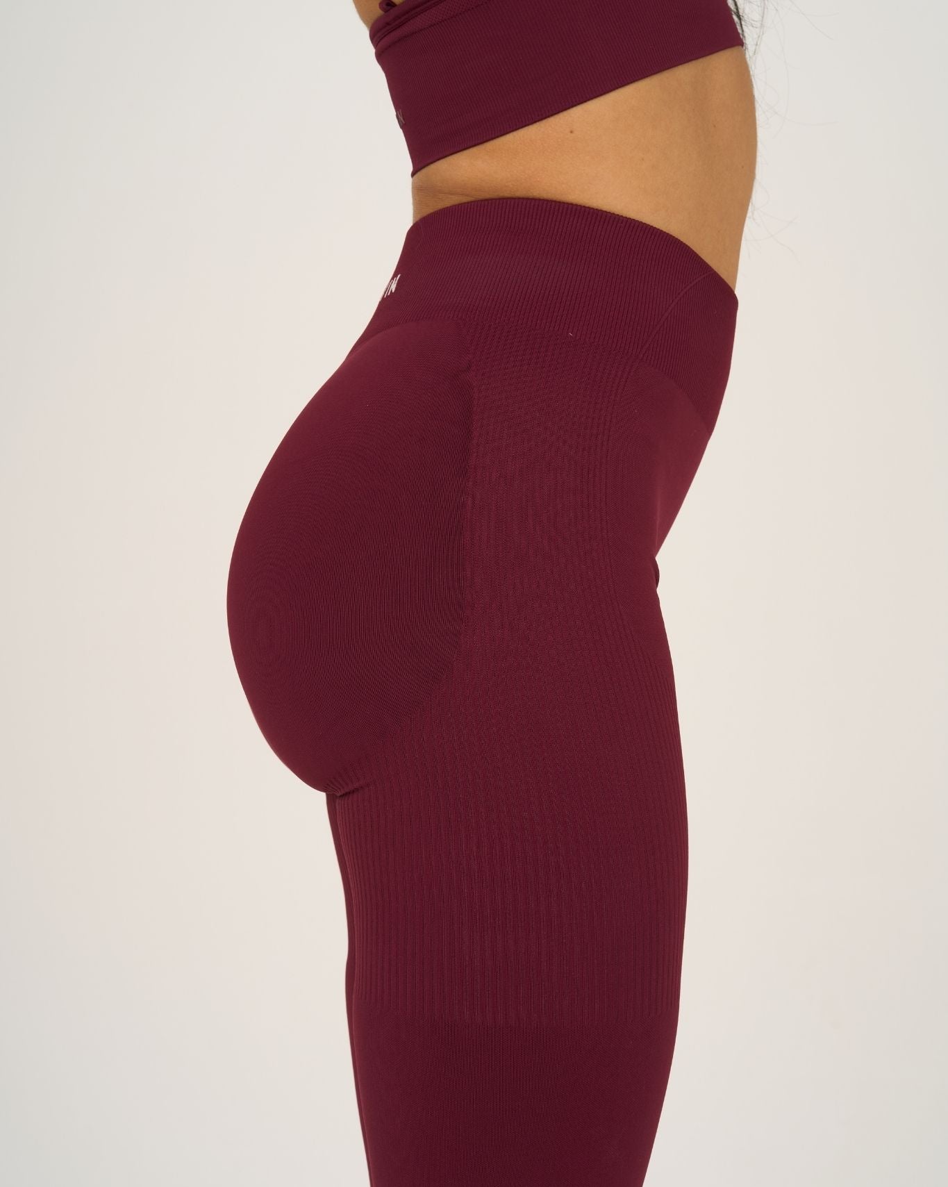 Elevate Ribbed Mid-Waisted Contour Leggings | Cranberry