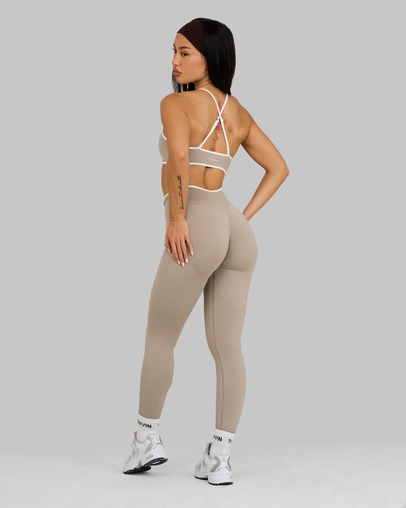 Outline V Waist Leggings | Latte
