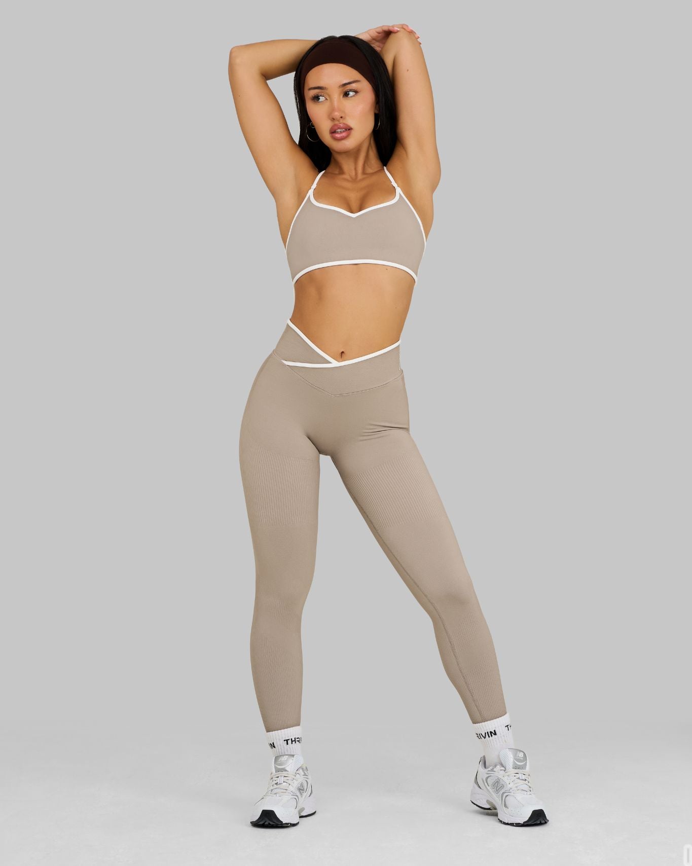 Outline V-Waist Leggings | Latte