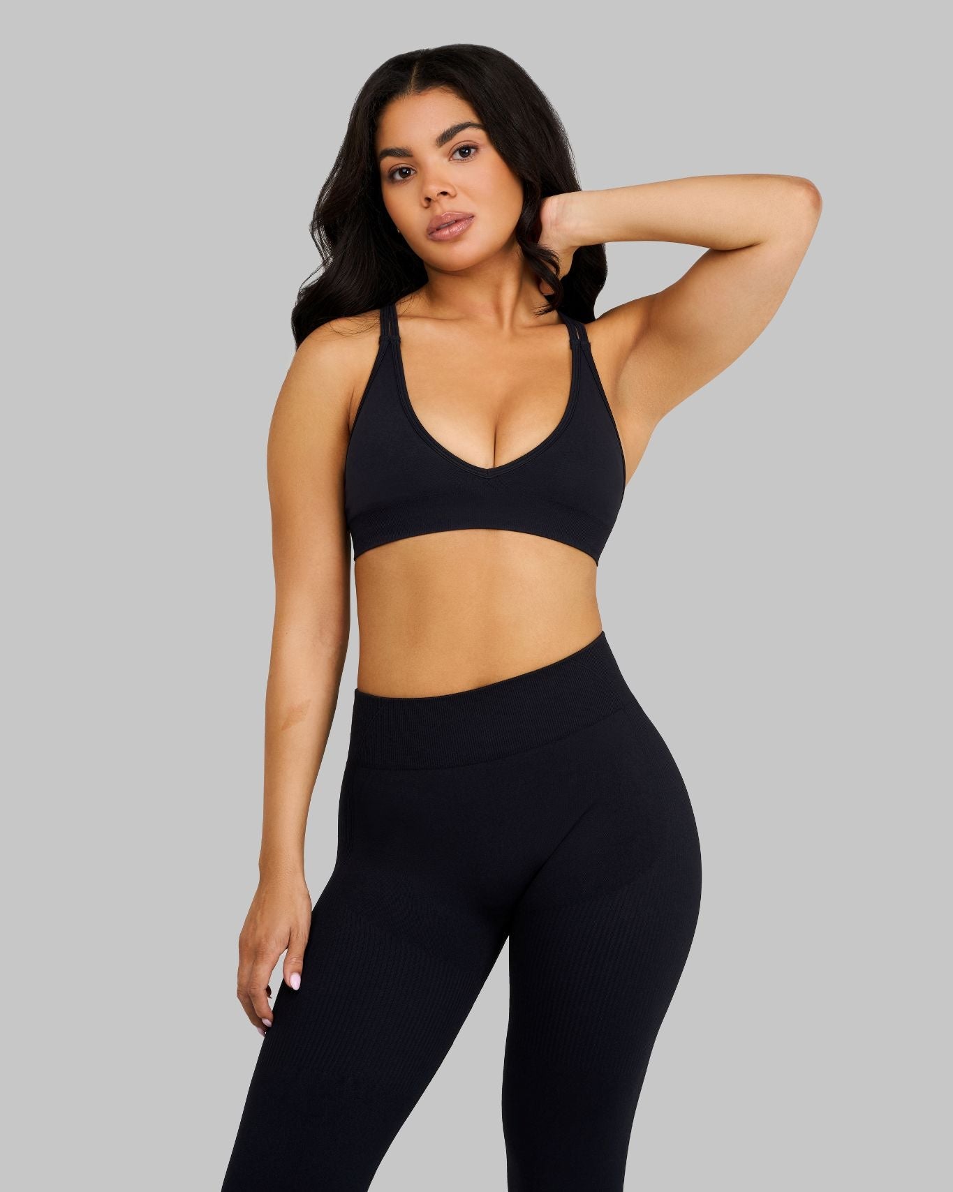 Elevate™ V-Neck Sculpt Seamless Bra | Night Black