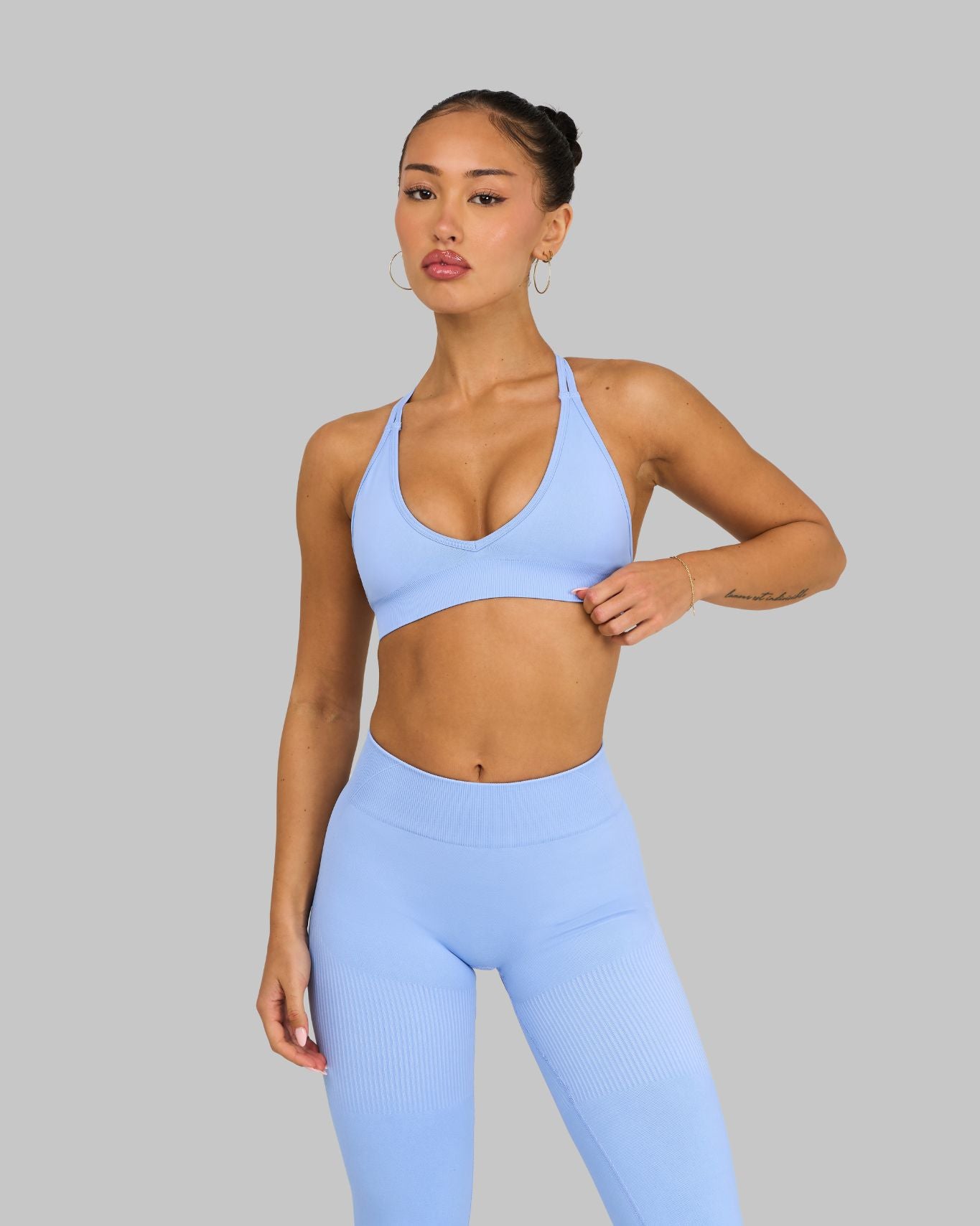 Elevate V-Neck Sculpt Seamless Bra | Glacier