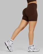 Elevate Ribbed Mid-Waisted Contour Shorts | Bourbon Brown