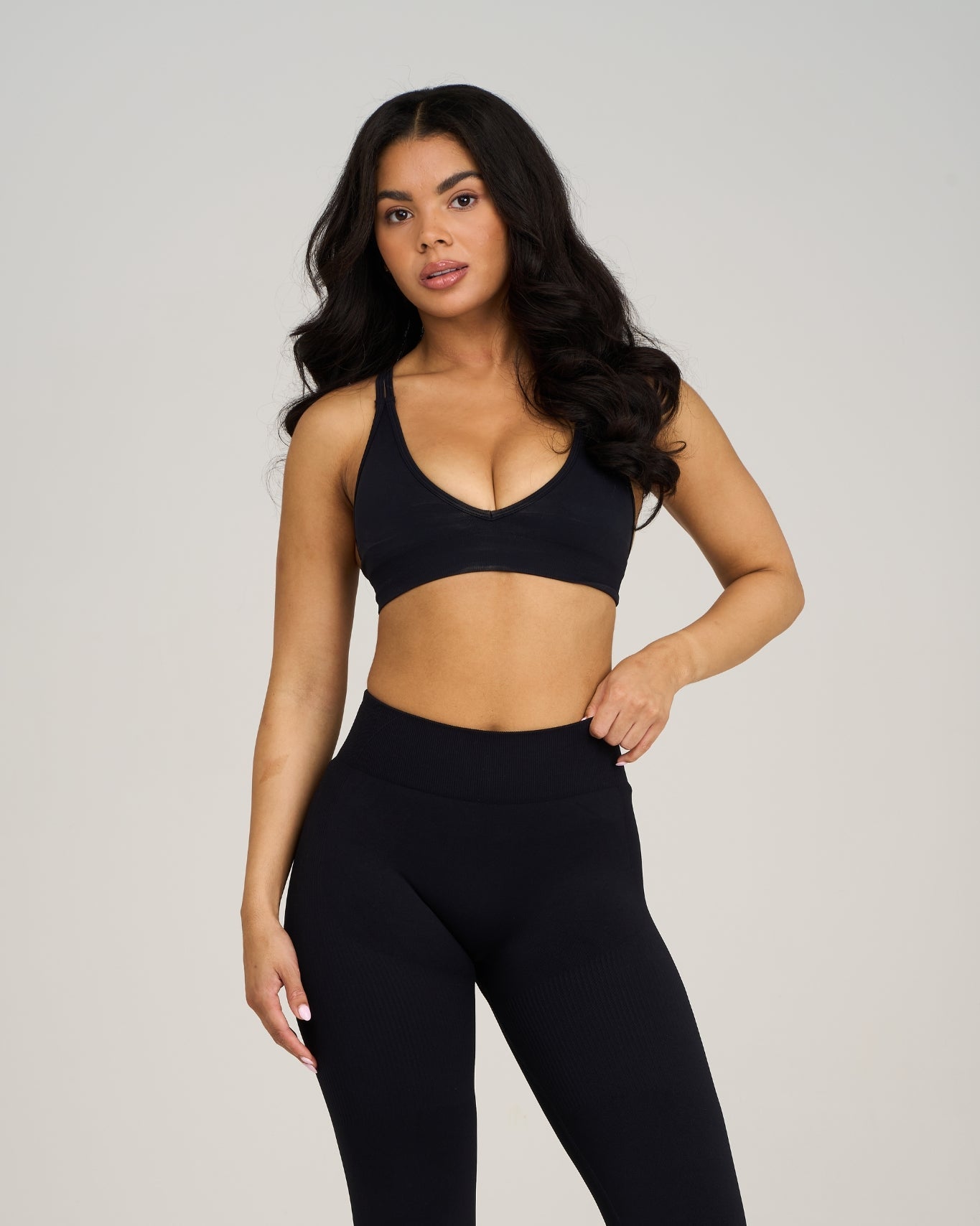 Elevate V-Neck Sculpt Seamless Bra | Night Black