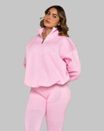 Chiara is 5’6” and wears size S.