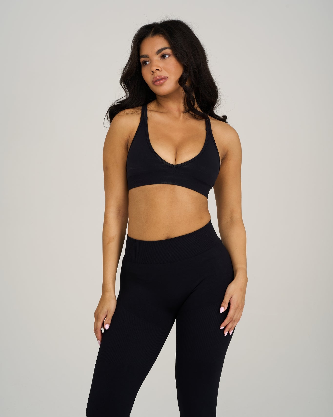 Elevate V-Neck Sculpt Seamless Bra | Night Black