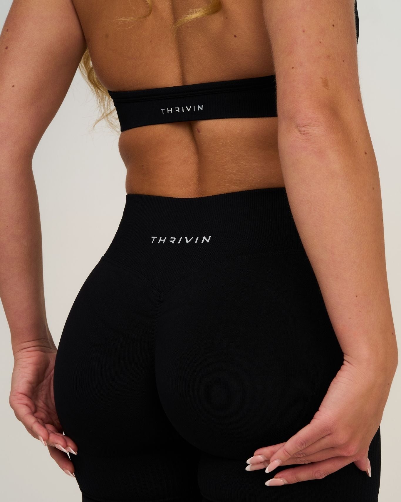 Elevate™ Sculpting Seamless Adjustable Halter Bra | Night Black