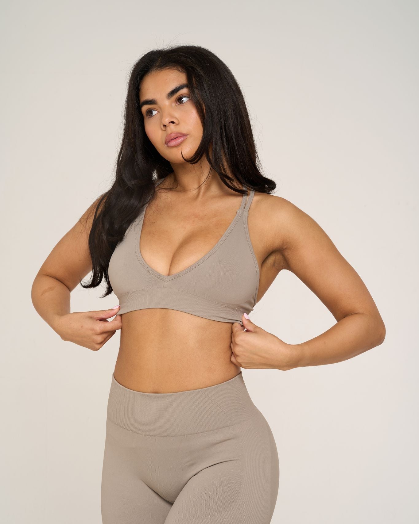 Elevate V-Neck Sculpt Seamless Bra | Latte