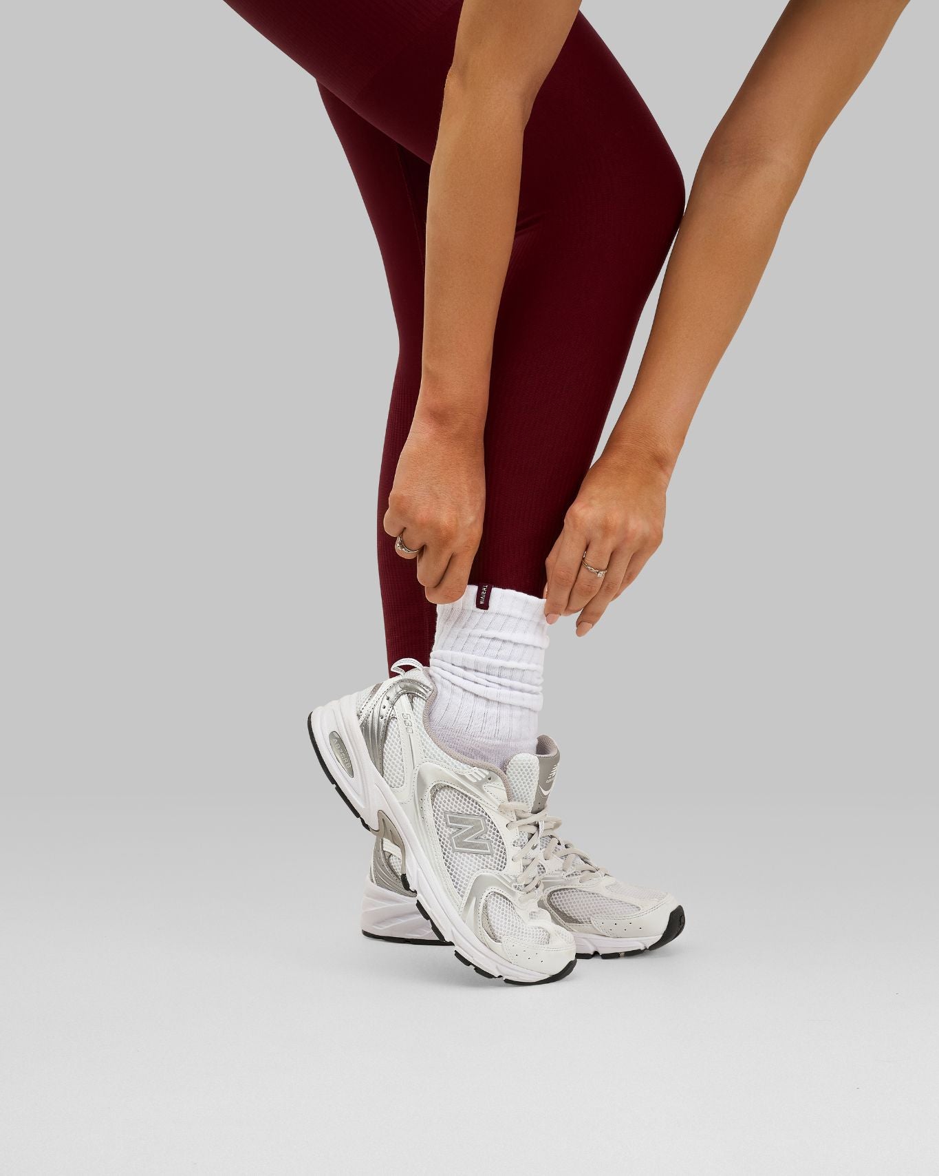 THRIVIN Ruffle Socks Long "White"