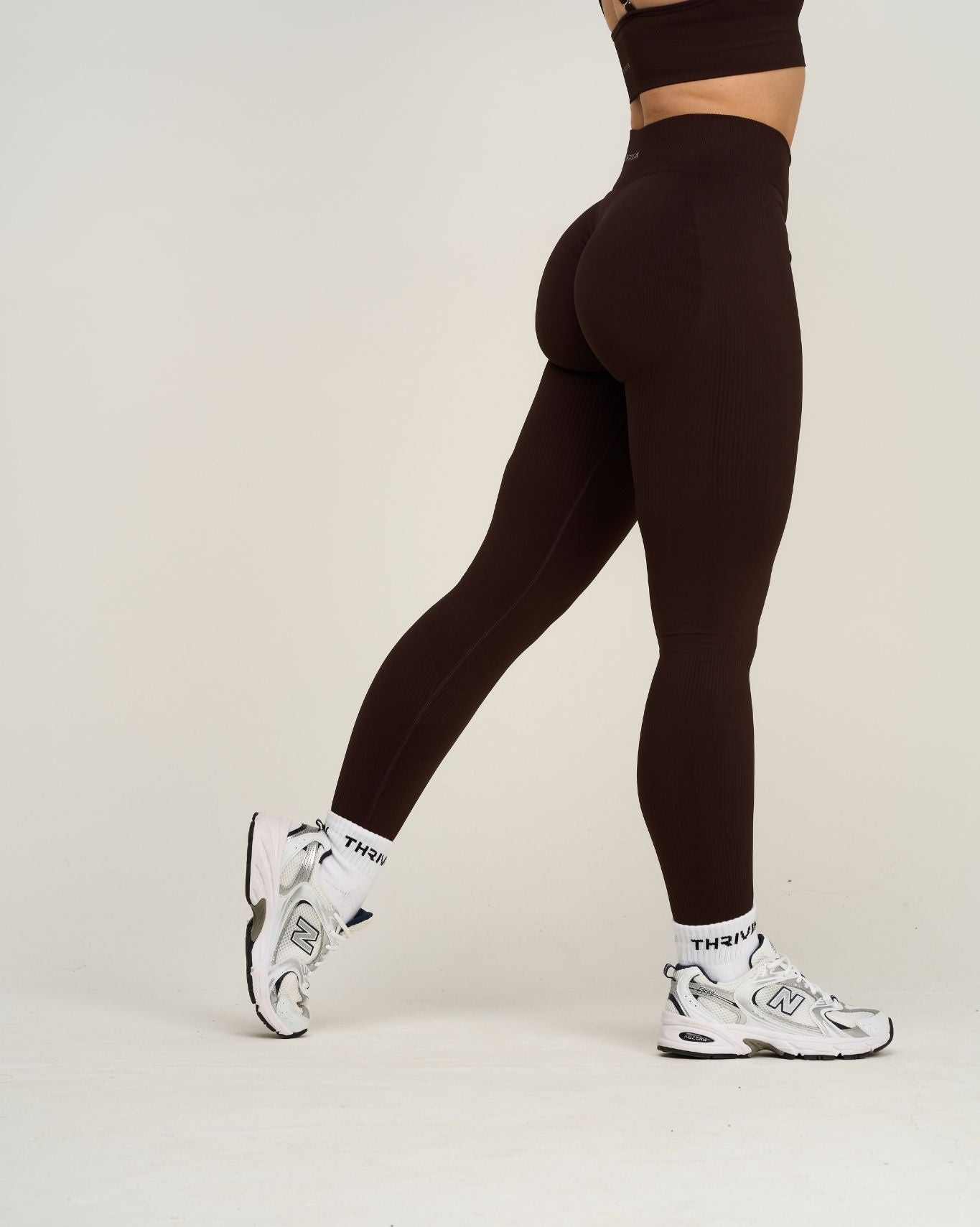 Elevate™ Ribbed Mid-Waisted Contour Leggings | Chocolate Plum