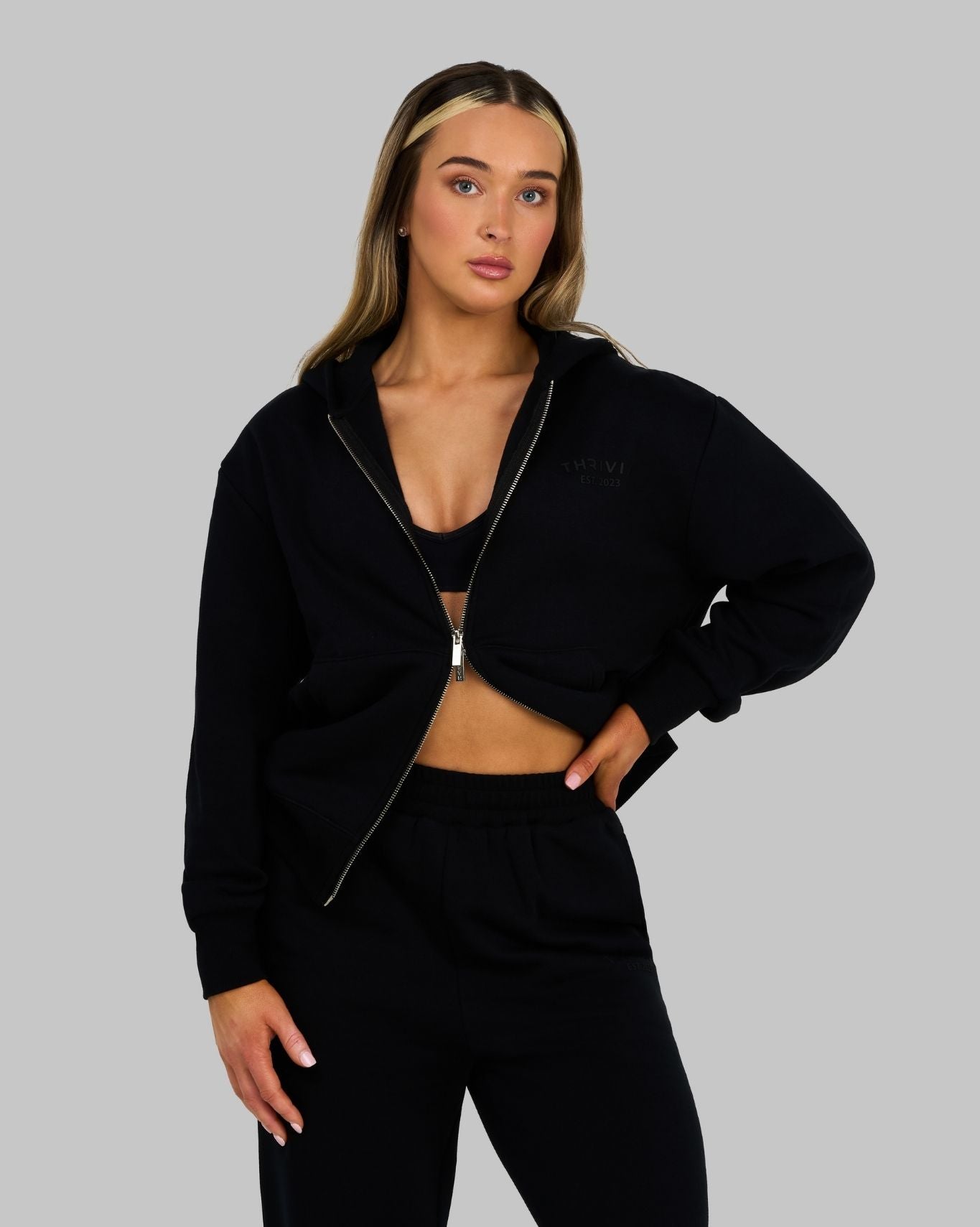 Beth is 5'6" and wears a size XS