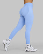 Lottie is 160 cm and wears a size XS.