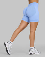 Alex is 165 cm and wears a size S.